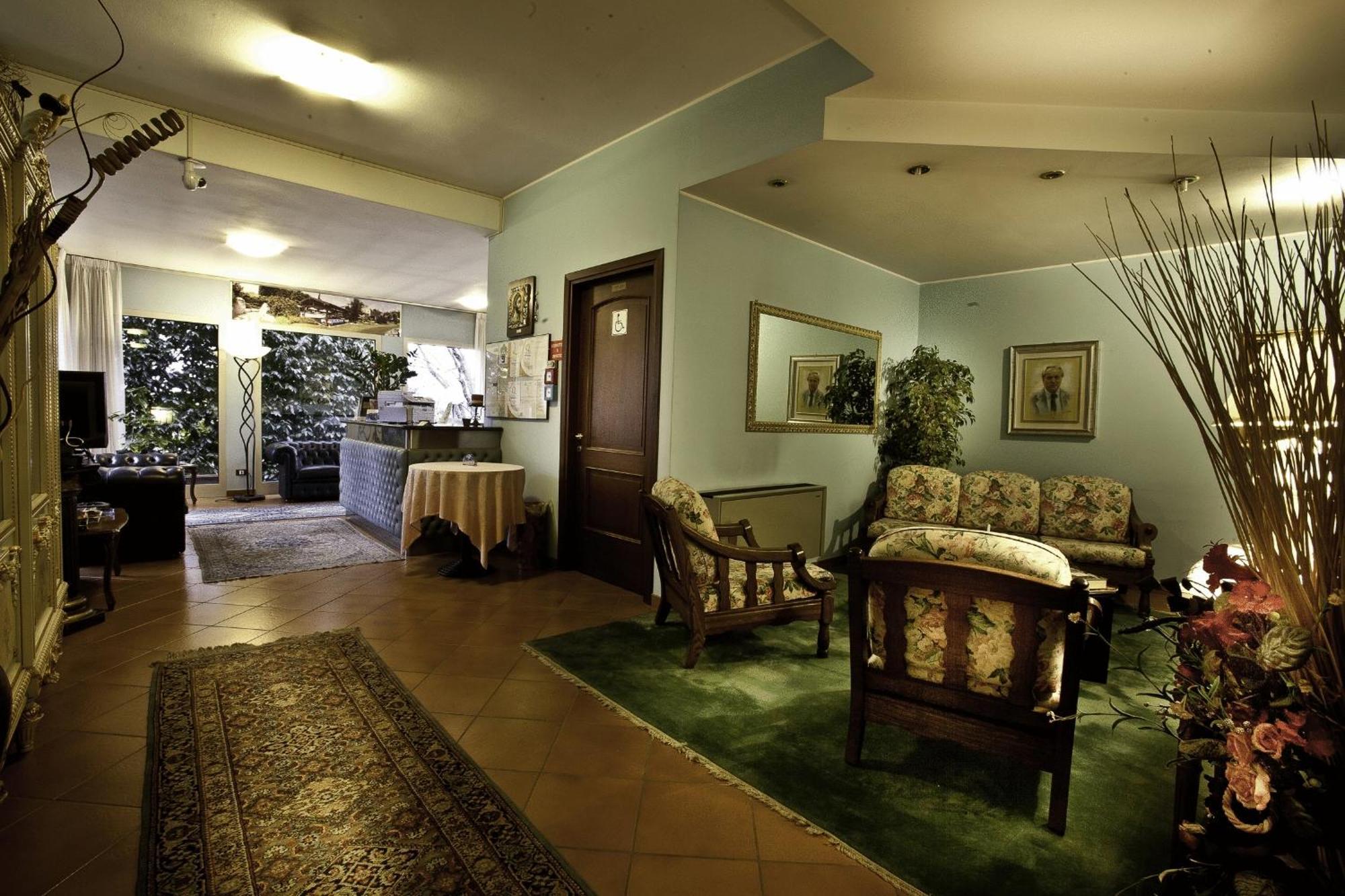 Hotel Nastro Azzurro Monguzzo Exterior foto